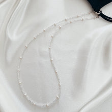 Load image into Gallery viewer, Sofia Mask &amp; Glasses Chain in Snow
